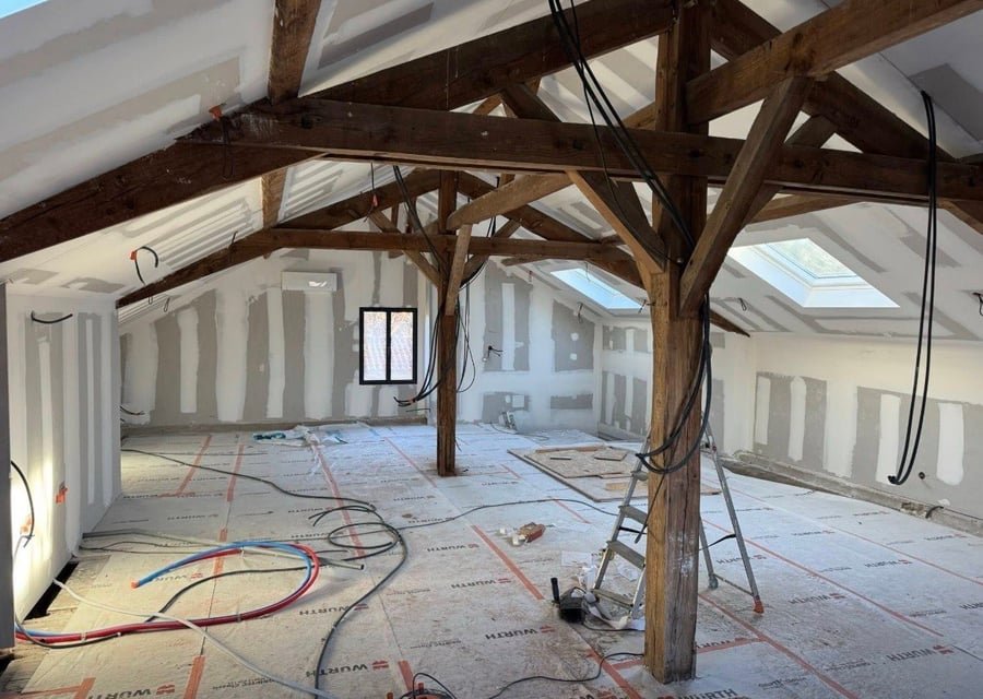 Isolation des combles et de la charpente lors d'une rénovation globale dans le Tarn